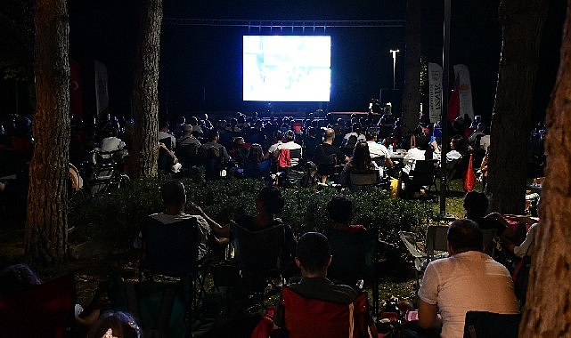 İznik'te Yazlık Sinema Sezon Finali Yaptı İznik'te Yazlık Sinema Sezon Finali Yaptı