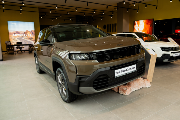 Jeep Türkiye’de bayi ve servis ağını yeni yatırımlarla güçlendiriyor Jeep Türkiye’de bayi ve servis ağını yeni yatırımlarla güçlendiriyor