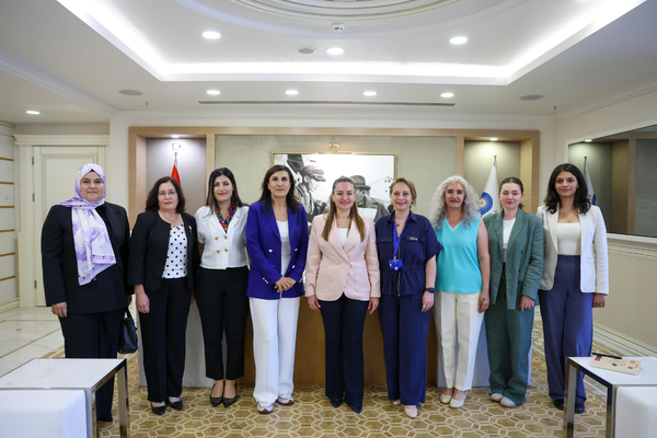 Kadın Dostu Kentler 3 Programı heyeti Antalya Büyükşehir Belediyesi'ni ziyaret etti Kadın Dostu Kentler 3 Programı heyeti Antalya Büyükşehir Belediyesi'ni ziyaret etti