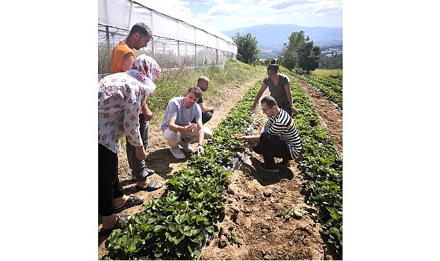 Kadınlar ve gençler toprağa değer katıyor Kadınlar ve gençler toprağa değer katıyor