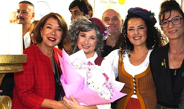 Karagöz ve Kukla Sanatçısının Etkileyici Hikâyesi “Hayalî'nin Hayali" Seyirciyle Buluştu Karagöz ve Kukla Sanatçısının Etkileyici Hikâyesi “Hayalî'nin Hayali" Seyirciyle Buluştu