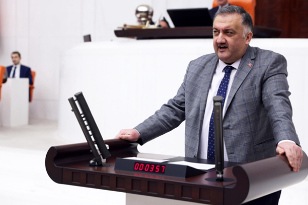 Karal: Türkiye nitelikli gençlerini kaybediyor Karal: Türkiye nitelikli gençlerini kaybediyor