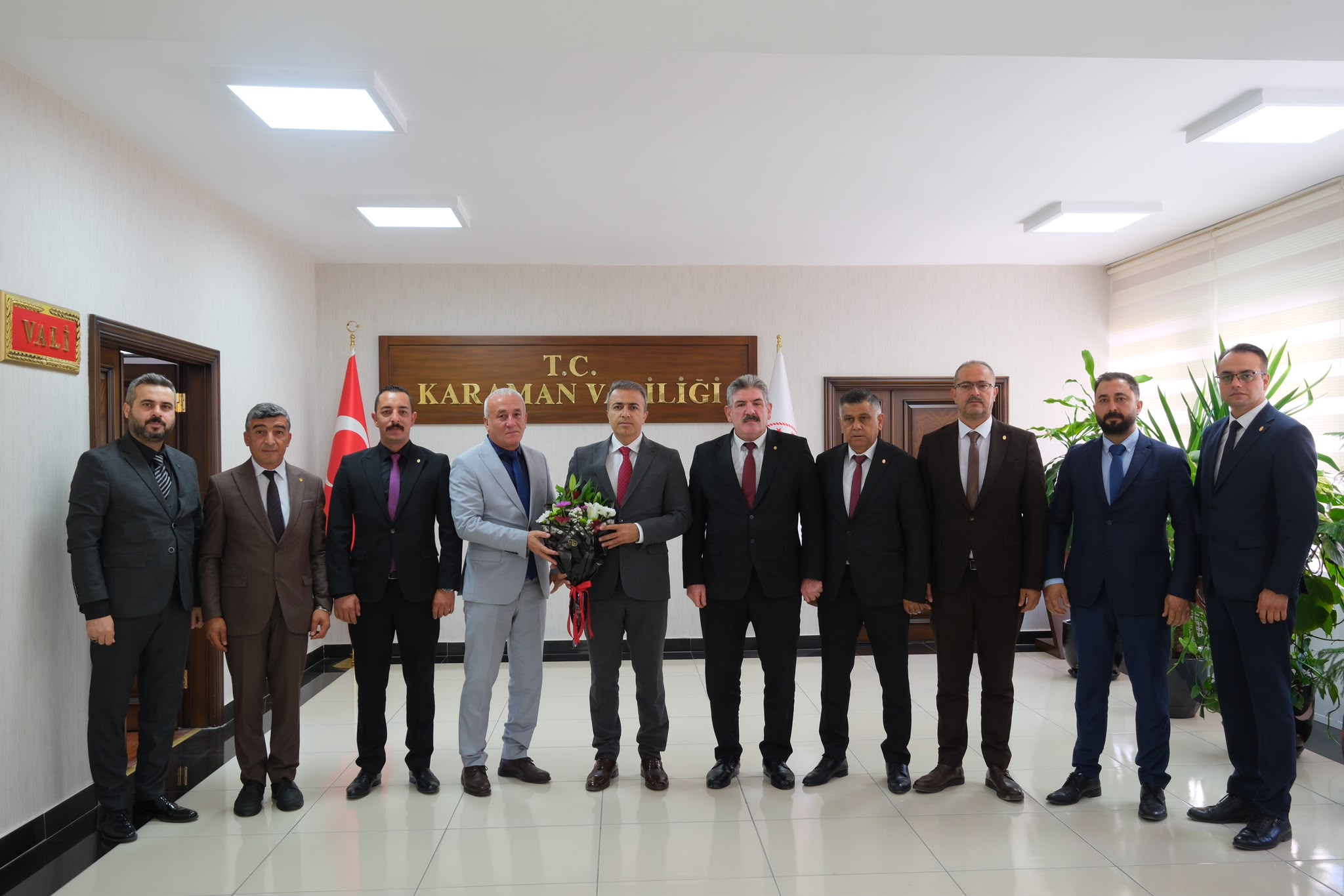 Karaman’da Ahilik Haftası etkinlikleri öncesi Vali Çiçek’e ziyaret Karaman’da Ahilik Haftası etkinlikleri öncesi Vali Çiçek’e ziyaret