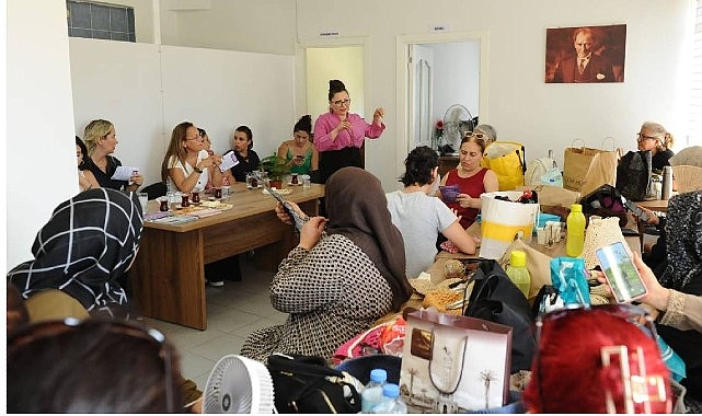 Karşıyaka'nın kadın danışma merkezleri dayanışmaya güç katıyor Karşıyaka'nın kadın danışma merkezleri dayanışmaya güç katıyor