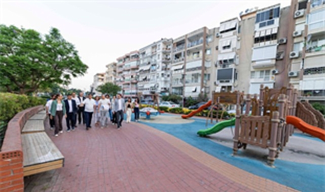 Karşıyaka'nın kalbine kesintisiz bisiklet yolu geliyor Karşıyaka'nın kalbine kesintisiz bisiklet yolu geliyor