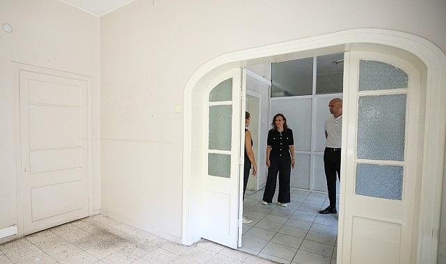 Karşıyaka'nın tarihi sağlık merkezinde restorasyon başladı Karşıyaka'nın tarihi sağlık merkezinde restorasyon başladı