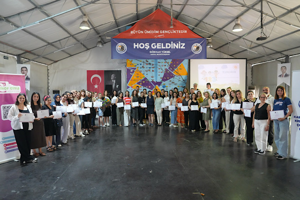 Kartal’da kreş öğretmenlerine mesleki eğitim verildi Kartal’da kreş öğretmenlerine mesleki eğitim verildi
