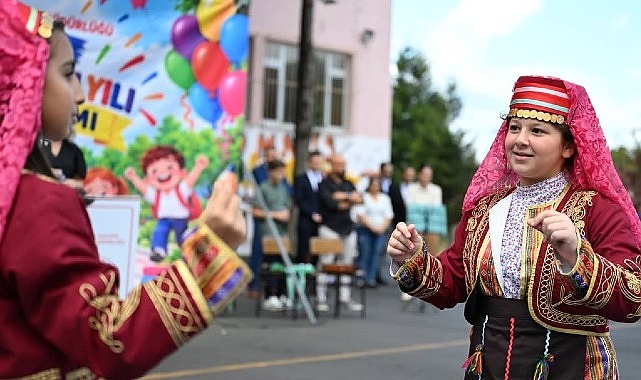 Kartepe'de Yeni Eğitim Öğretim Yılı Heyecanı Kartepe'de Yeni Eğitim Öğretim Yılı Heyecanı