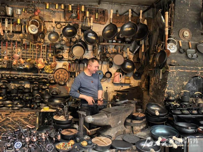 Kaşgar Eski Şehri’nde Kadim sanatlar çağdaş turizmle buluşuyor Kaşgar Eski Şehri’nde Kadim sanatlar çağdaş turizmle buluşuyor
