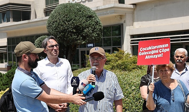 Katı atık tesisine karşı 5 binden fazla imza Büyükşehir'e teslim edildi Katı atık tesisine karşı 5 binden fazla imza Büyükşehir'e teslim edildi