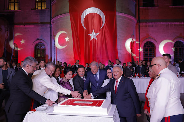 Kayseri’de 30 Ağustos Zafer Bayramı resepsiyonu düzenlendi Kayseri’de 30 Ağustos Zafer Bayramı resepsiyonu düzenlendi
