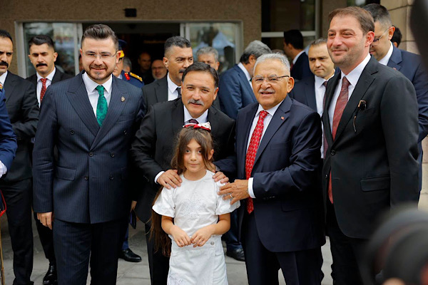 Kayseri’de 30 Ağustos Zafer Bayramı törenle kutlandı Kayseri’de 30 Ağustos Zafer Bayramı törenle kutlandı