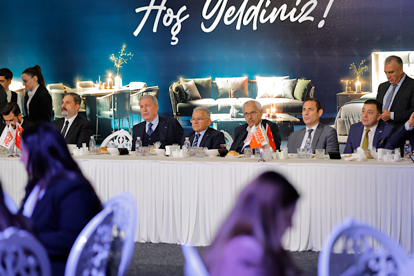 Kayseri’de ANAMOB 2026 kapsamında başarılı mobilya firmalarına ödül verildi Kayseri’de ANAMOB 2026 kapsamında başarılı mobilya firmalarına ödül verildi