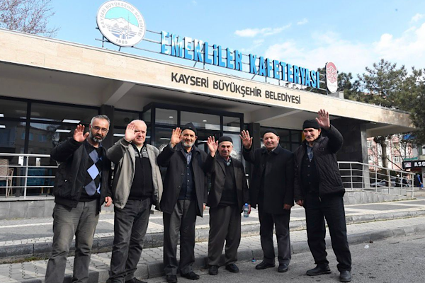Kayseri’de Emekliler Kafeteryaları ayda 32 bin kişiyi ağırlıyor Kayseri’de Emekliler Kafeteryaları ayda 32 bin kişiyi ağırlıyor