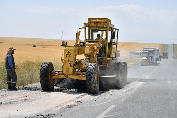 Kayseri'de kırsal yollar için 70 milyon TL'lik asfalt yatırımı yapıldı
Kayseri'de kırsal yollar için 70 milyon TL'lik asfalt yatırımı yapıldı