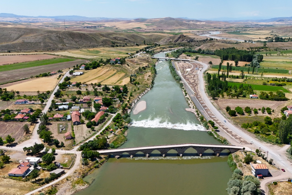 Kayseri’de Şahruh Köprüsü yanına 25 bin metrekarelik rekreasyon alanı Kayseri’de Şahruh Köprüsü yanına 25 bin metrekarelik rekreasyon alanı