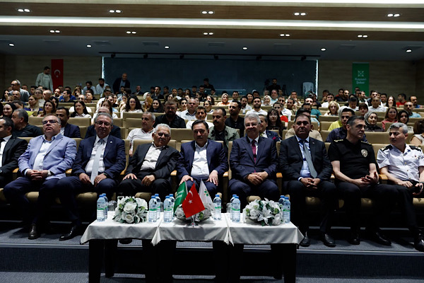 Kayseri'de Sultan 1. Alaeddin Keykubad'ı anma programı ve paneli düzenlendi Kayseri'de Sultan 1. Alaeddin Keykubad'ı anma programı ve paneli düzenlendi