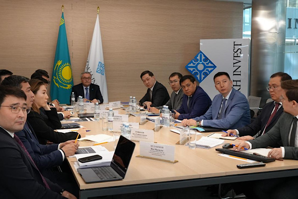 Kazakistan Dışişleri Bakanı Tileuberdi, yatırım çekme önceliklerini görüştü Kazakistan Dışişleri Bakanı Tileuberdi, yatırım çekme önceliklerini görüştü