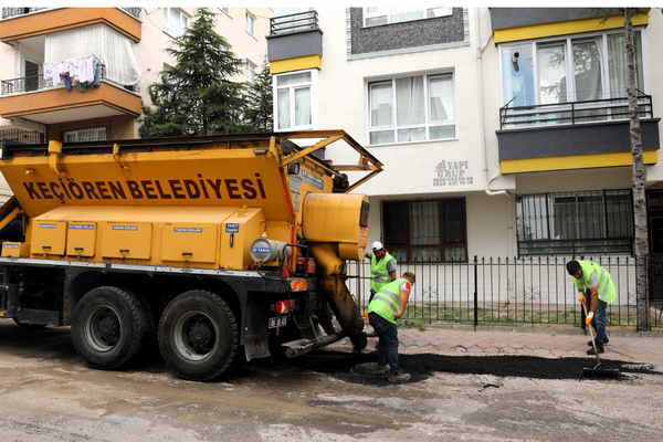 Keçiören Belediyesi Fen İşleri ekipleri sahada Keçiören Belediyesi Fen İşleri ekipleri sahada