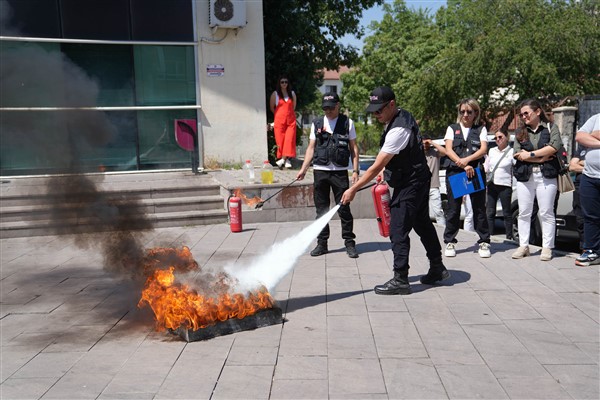 Keçiören Belediyesi personeline afet ve yangın eğitimi Keçiören Belediyesi personeline afet ve yangın eğitimi