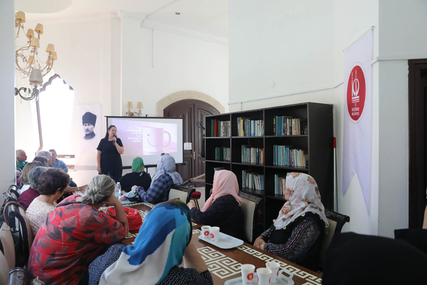 Keçiören'de aile içi iletişimi güçlendiren seminer düzenlendi Keçiören'de aile içi iletişimi güçlendiren seminer düzenlendi