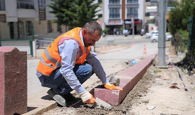 Keçiören'de Kaldırımlar Yenileniyor Keçiören'de Kaldırımlar Yenileniyor