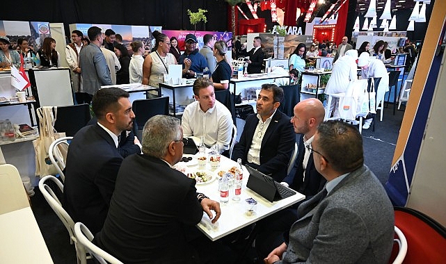 Kemer Belediyesi 2027 yılı turizm tanıtımı için Jet2 ile ön anlaşma yaptı Kemer Belediyesi 2027 yılı turizm tanıtımı için Jet2 ile ön anlaşma yaptı