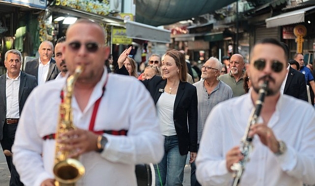 Kemeraltı Festivali esnafın yüzünü güldürdü Kemeraltı Festivali esnafın yüzünü güldürdü