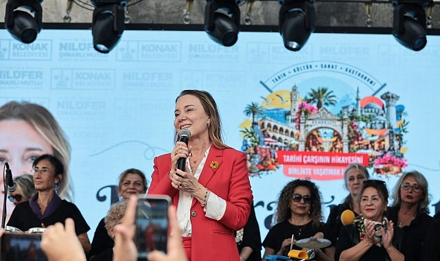 Kemeraltı'nın sokakları festivalle şenlendi Kemeraltı'nın sokakları festivalle şenlendi