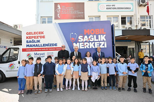Kepez'de 35 bin 694 öğrenciye göz sağlığı taraması yapıldı
Kepez'de 35 bin 694 öğrenciye göz sağlığı taraması yapıldı