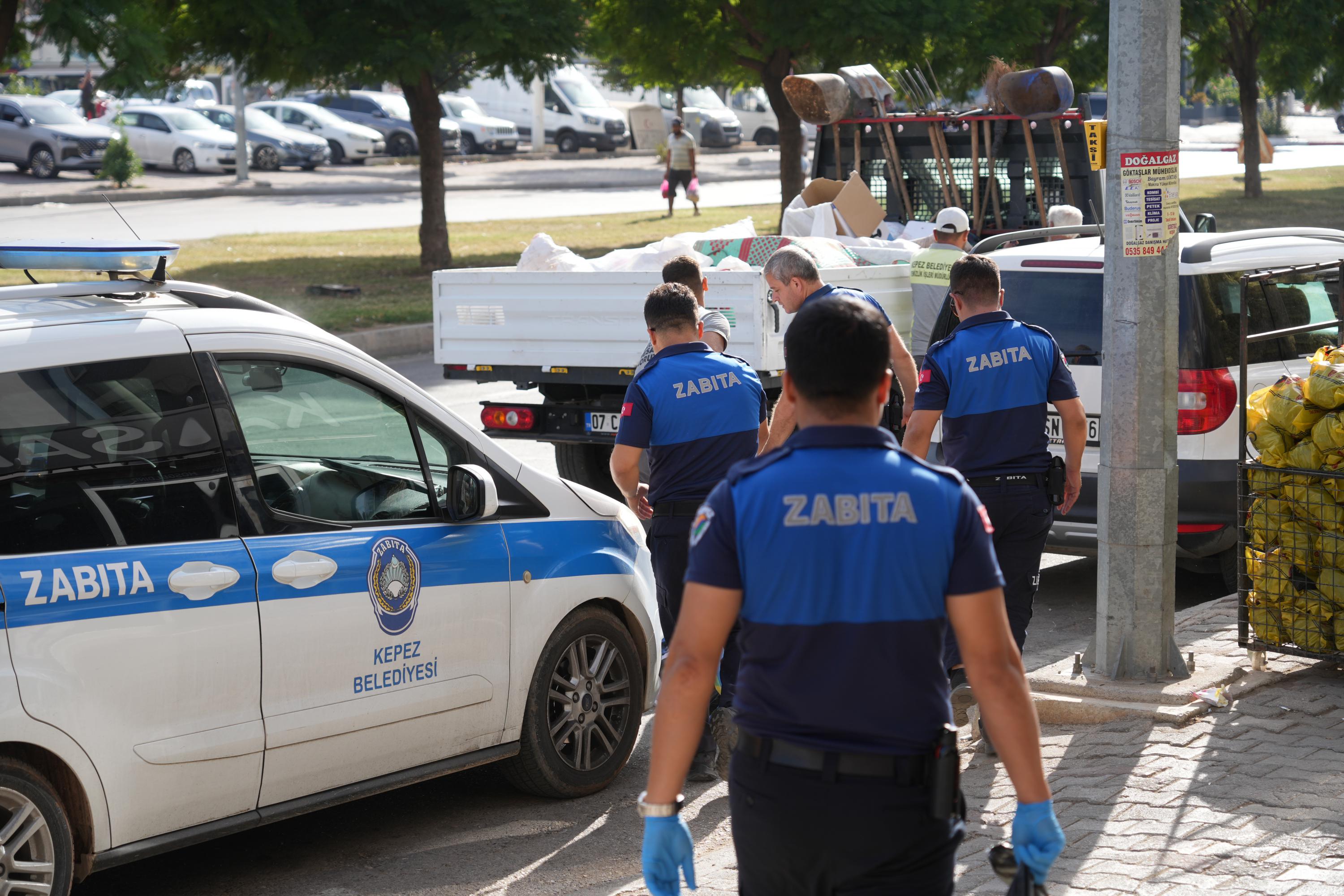 Kepez’de pazar yerlerinde zabıta denetimleri sürüyor Kepez’de pazar yerlerinde zabıta denetimleri sürüyor