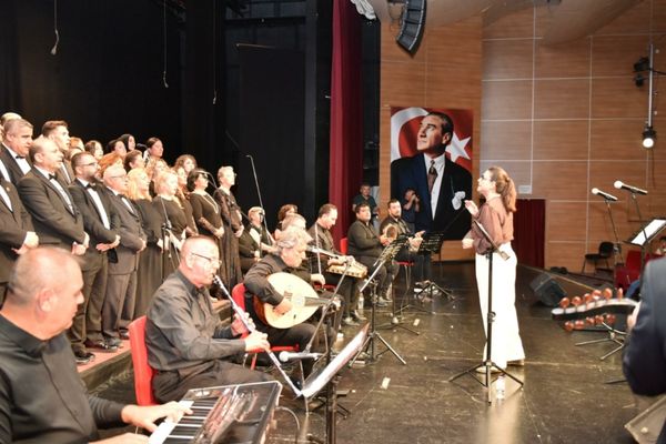Kepez’de Türk Sanat Müziği konseri düzenlendi Kepez’de Türk Sanat Müziği konseri düzenlendi