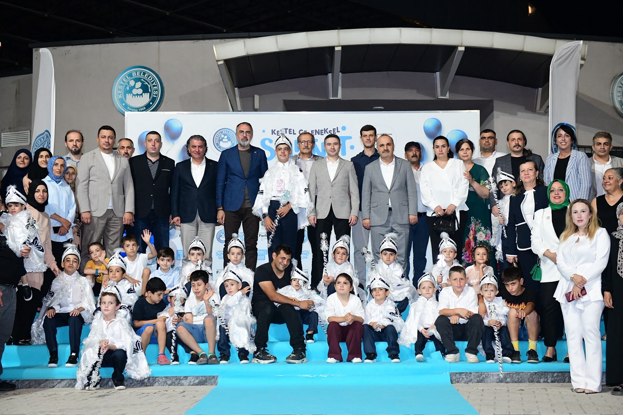 Kestel’de "Geleneksel Sünnet Şöleni" düzenlendi Kestel’de "Geleneksel Sünnet Şöleni" düzenlendi