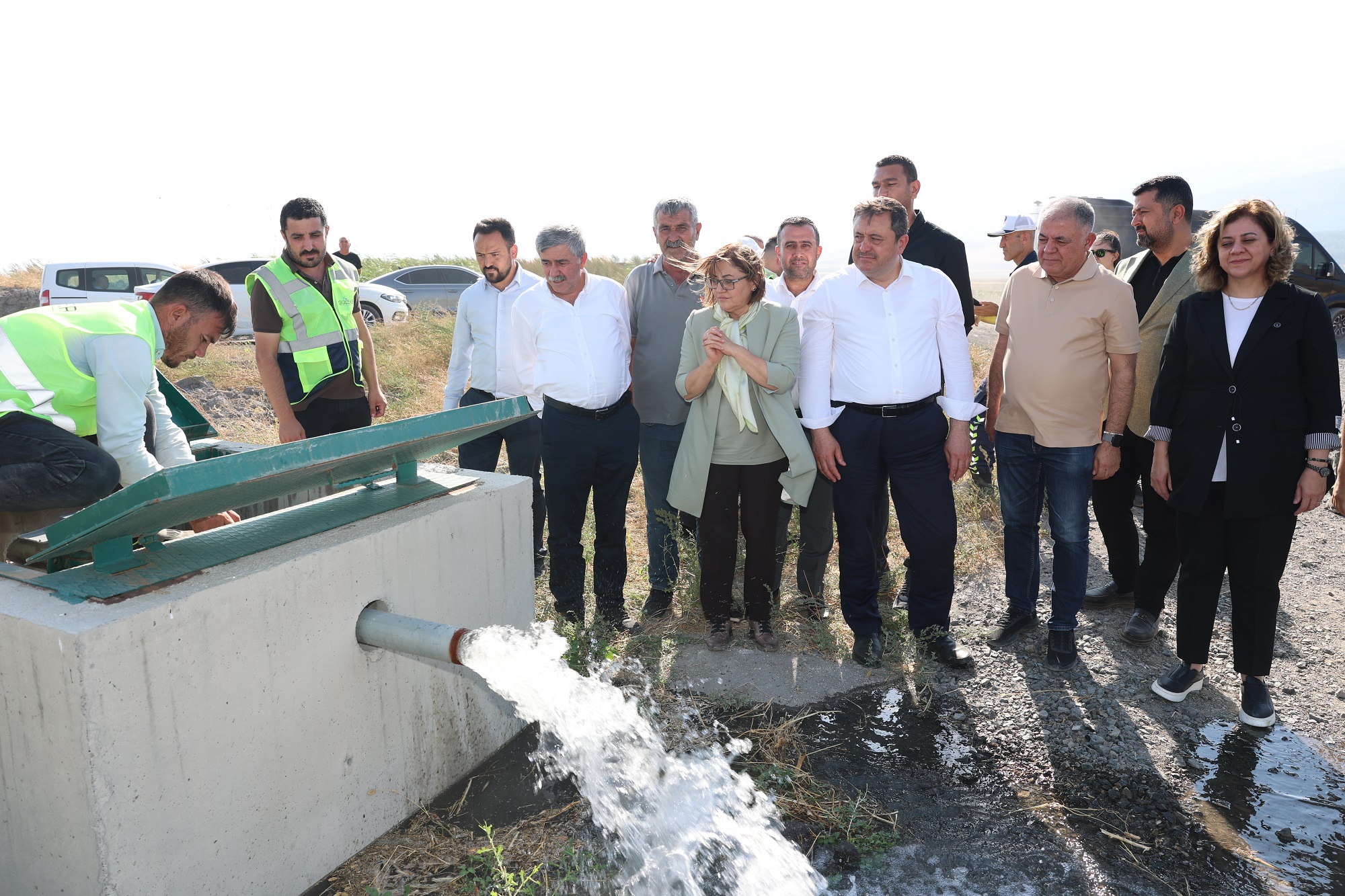 Kılavuzlu suyu Nurdağı ve İslahiye tarlalarıyla buluştu Kılavuzlu suyu Nurdağı ve İslahiye tarlalarıyla buluştu