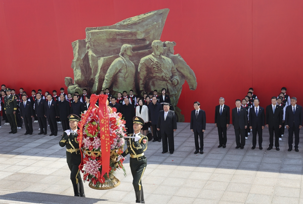 Kim Jong Un’dan Çin’e ziyaret: Gündemde dostluk ve iş birliği Kim Jong Un’dan Çin’e ziyaret: Gündemde dostluk ve iş birliği