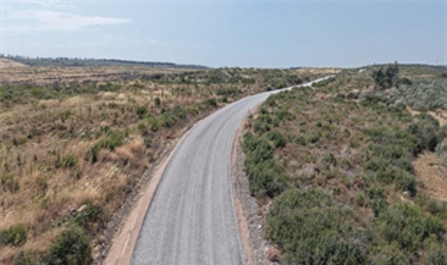Kınık'ta 5 mahalleyi birbirine bağlayan yollar yenilendi Kınık'ta 5 mahalleyi birbirine bağlayan yollar yenilendi