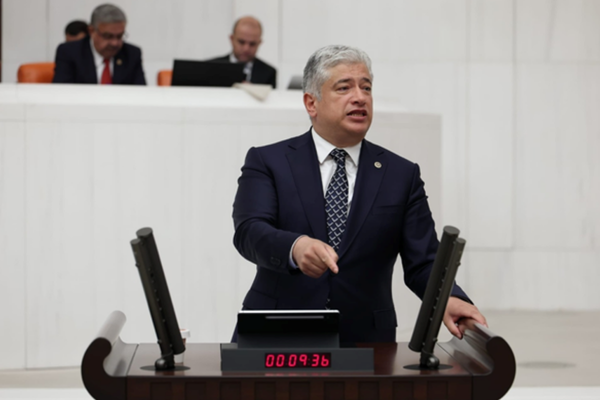 Kısacık: Günü kurtarmak için gelecek satılamaz Kısacık: Günü kurtarmak için gelecek satılamaz