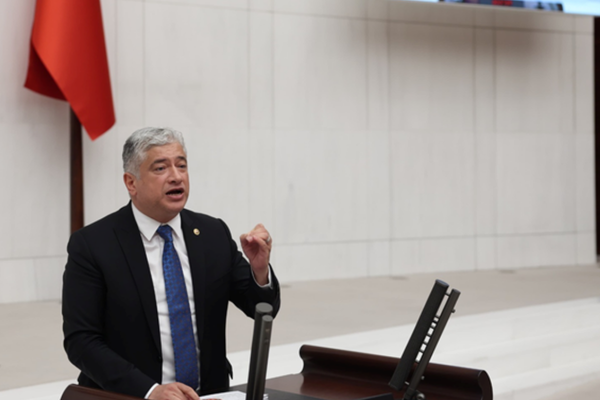 Kısacık: Yapay zeka konusunda kaybedeceğimiz bir gün bile yok Kısacık: Yapay zeka konusunda kaybedeceğimiz bir gün bile yok