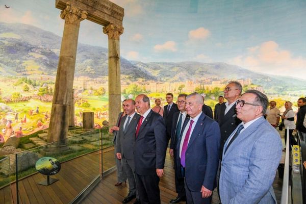 KKTC 5. Cumhurbaşkanı Tatar, Panorama 1326 Bursa Fetih Müzesi’ni gezdi KKTC 5. Cumhurbaşkanı Tatar, Panorama 1326 Bursa Fetih Müzesi’ni gezdi