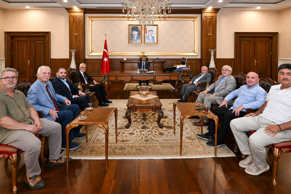 Kocaeli Eğitim Gönüllüleri Derneği Başkanı Utaş ve yönetimi, Vali Aktaş'ı ziyaret etti Kocaeli Eğitim Gönüllüleri Derneği Başkanı Utaş ve yönetimi, Vali Aktaş'ı ziyaret etti