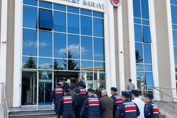 Kocaeli merkezli dolandırıcılık operasyonunda 7 şüpheli tutuklandı Kocaeli merkezli dolandırıcılık operasyonunda 7 şüpheli tutuklandı