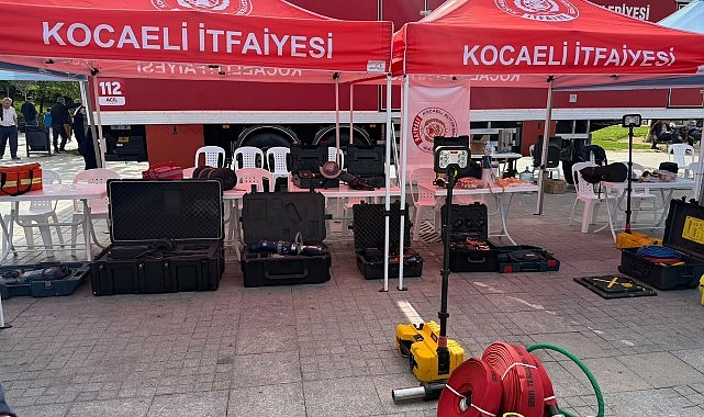 Kocaeli meydanları İtfaiye Haftası'nda renklendi