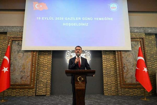 Kocaeli’de Gaziler Günü programında şehit aileleri ve gazilerle bir araya gelindi Kocaeli’de Gaziler Günü programında şehit aileleri ve gazilerle bir araya gelindi