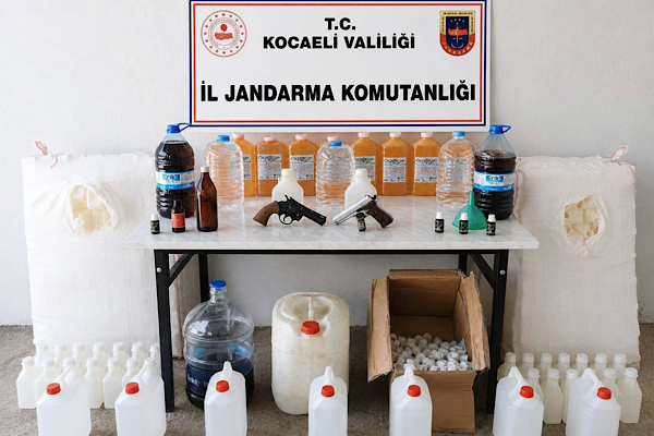Kocaeli’de kaçakçılık operasyonu: 4 şüpheli hakkında işlem Kocaeli’de kaçakçılık operasyonu: 4 şüpheli hakkında işlem