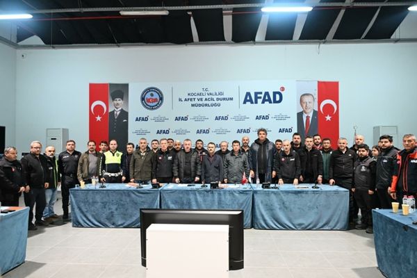 Kocaeli’de sağanağın ardından kriz merkezinde değerlendirme toplantısı yapıldı Kocaeli’de sağanağın ardından kriz merkezinde değerlendirme toplantısı yapıldı