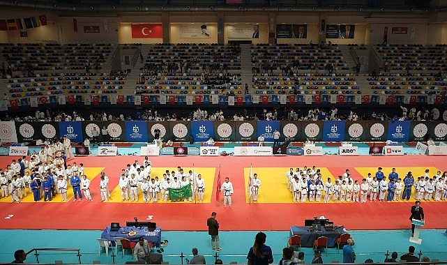 Kocaeli'de sporun her branşına güçlü destek Kocaeli'de sporun her branşına güçlü destek
