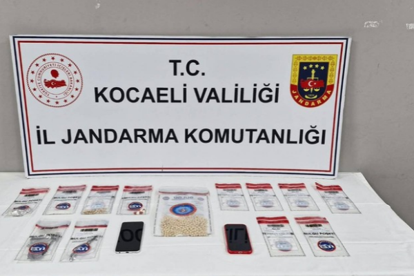 Kocaeli’de uyuşturucu operasyonlarında 3 şüpheli yakalandı Kocaeli’de uyuşturucu operasyonlarında 3 şüpheli yakalandı