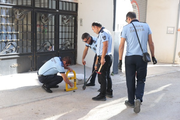 Konak Belediyesi kaldırım ve yol işgallerine yönelik denetim gerçekleştirdi Konak Belediyesi kaldırım ve yol işgallerine yönelik denetim gerçekleştirdi