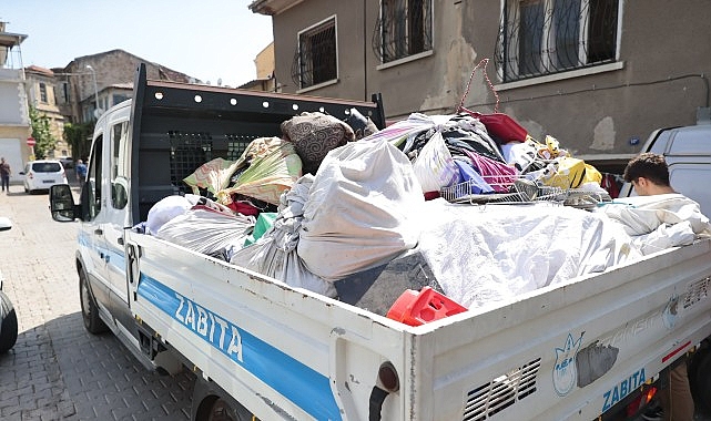 Konak zabıtasından izinsiz seyyar satışa sıkı denetim Konak zabıtasından izinsiz seyyar satışa sıkı denetim