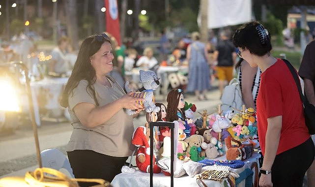 Konak'ın Gece Kermesi ile 150 kadının emeği kazanca dönüşüyor Konak'ın Gece Kermesi ile 150 kadının emeği kazanca dönüşüyor